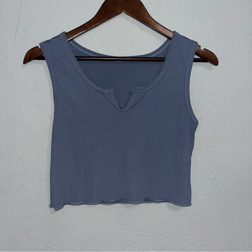 Blue Ribbed Cropped Tank Top - Picture 3 of 7